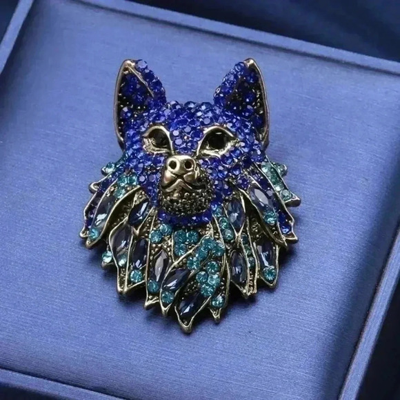 Wolf Hot Cloth Dress Hat Brooch - Picture 1 of 2